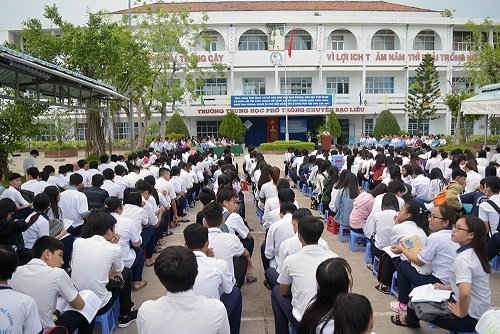 Các thí sinh tham dự Kỳ thi THPT Quốc gia năm 2017 tại điểm Trường THPT Chuyên Bạc Liêu 