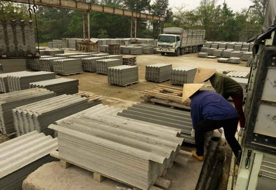 Người thường xuyến tiếp xúc với amiang dễ mắc bệnh về phổi hay ung thư