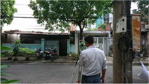 Kết quả đo hiện trạng nhà và thửa đất số 30 & 32 Lê Lai của Công ty TNHH MTV Trắc địa Bản đồ Hưng An cho thấy phần diện tích đất nhà 30 Lê Lai của bà Trần thị Thanh Hương lấn chiếm đất nhà 32 Lê Lai của ông Phan Thanh Kế là 4,05m2