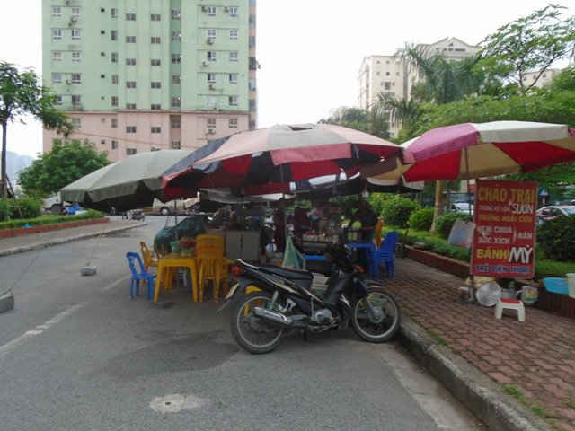 Tình trạng tương tự cũng đang diễn ra tại tòa nhà  B10A, B10C
