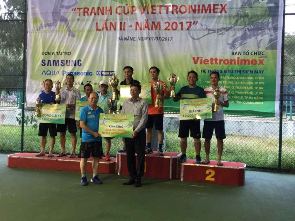 Ủng hộ 50 triệu đồng để xây dựng 1 căn nhà tình nghĩa tặng cho một hộ gia đình thương binh liệt sĩ khó khăn trên địa bàn thành phố Đà Nẵng