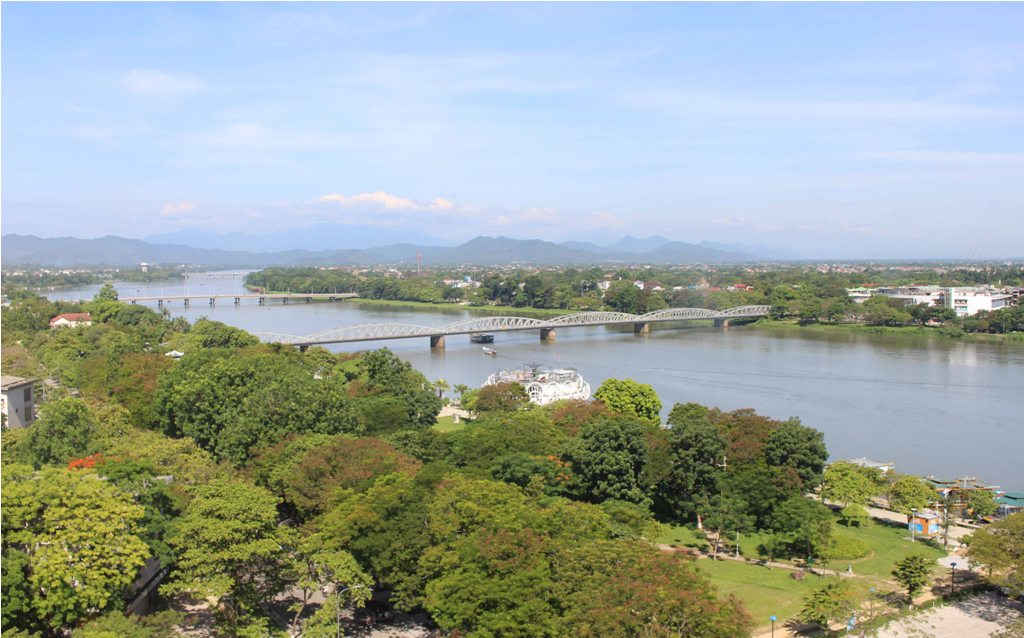 Huế là thành phố xanh, trung tâm văn hóa- du lịch nhưng du lịch vẫn còn chưa phát triển như đúng tiềm năng