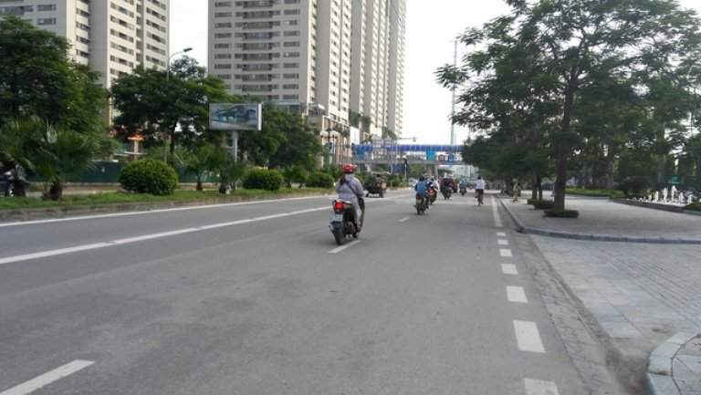 Đường Lê Văn Lương kéo dài (nay là đường Tố Hữu) đã đổi đời cho Nam Cường. Ảnh: L.Bằng