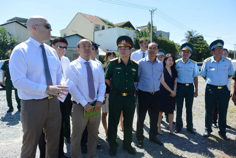 Các bên liên quan kiểm tra thực địa khu vực bàn giao giai đoạn 2