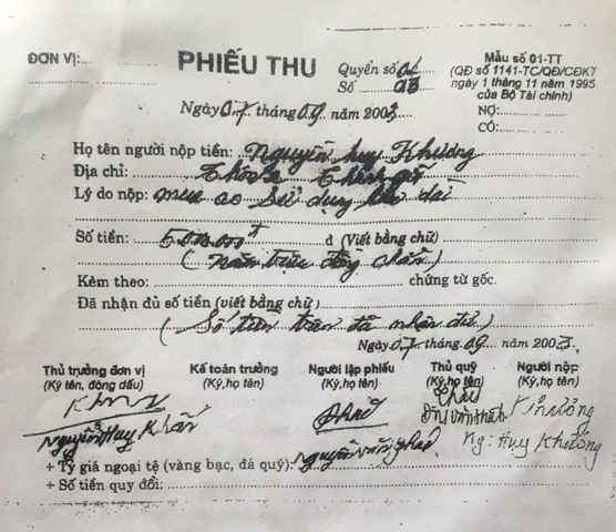Phiếu thu tiền bán đất do Trưởng thôn bán cho con trai và em vợ