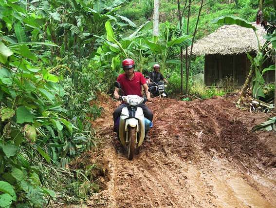 Nhiều tuyến đường liên xã ở Hà Giang bị sạt lở do mưa lớn. 
