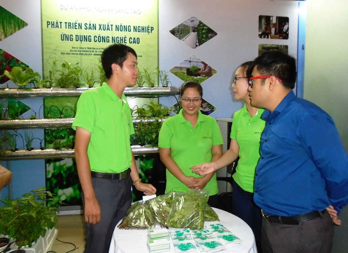 Khách tham quan tại triển lãm