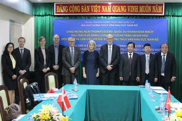 Quốc vụ khanh Đan Mạch Thomas Egebo cùng đoàn công tác Đan mạch làm việc với Lãnh đạo Đài KTTV khu vực Nam bộ