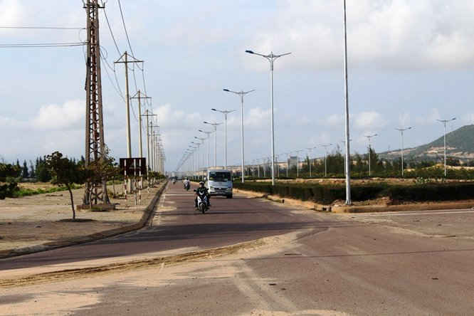 Tuyến đường trục KKT Nhơn Hội dài 15km kết nối các KCN A, B, C trong KKT Nhơn Hội