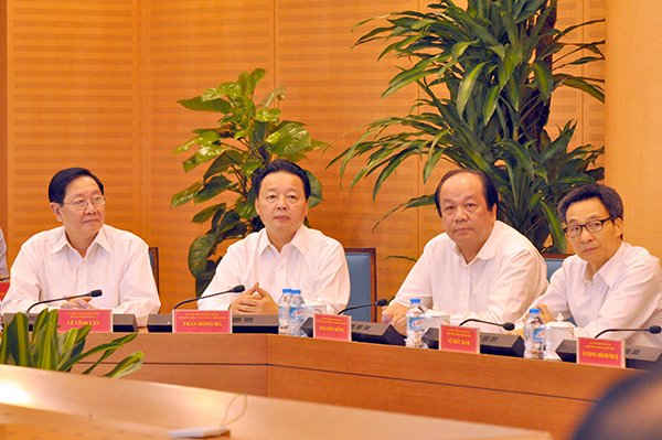Bộ trưởng Trần Hồng Hà (thứ hai bên trái) tại buổi làm việc sáng 29/9