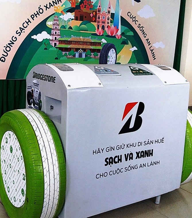 Thùng rác thông minh, thân thiện với môi trường đã đến với Huế