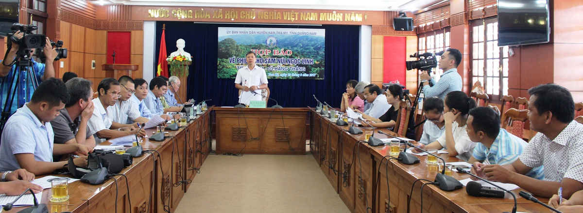 Quang cảnh buổi họp báo về phiên chợ sâm núi Ngọc Linh