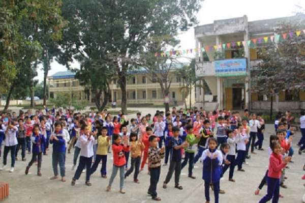 Hiệu trưởng trường tiều học Ba Đình bị xử phạt vì thu tiền trái quy định