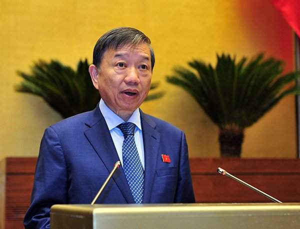 Bộ trưởng Bộ Công an Tô Lâm, thừa ủy quyền của Thủ tướng Chính phủ trình bày Tờ trình về dự án Luật Bảo vệ bí mật nhà nước
