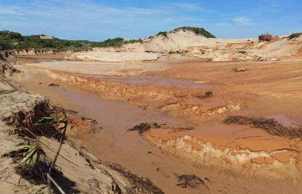 Tháng 6/2016, trong quá trình khai thác ti tan Công ty TNHH Thương mại Tân Quang Cường 
