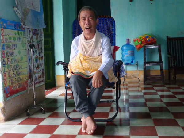 Ông Nguyễn Kiếm Ba bị tai biến nhiều năm, không thể nói rõ sự việc với UBND xã Thượng Lâm