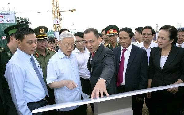 Tổng Bí thư thăm nhà máy ô tô Vinfast