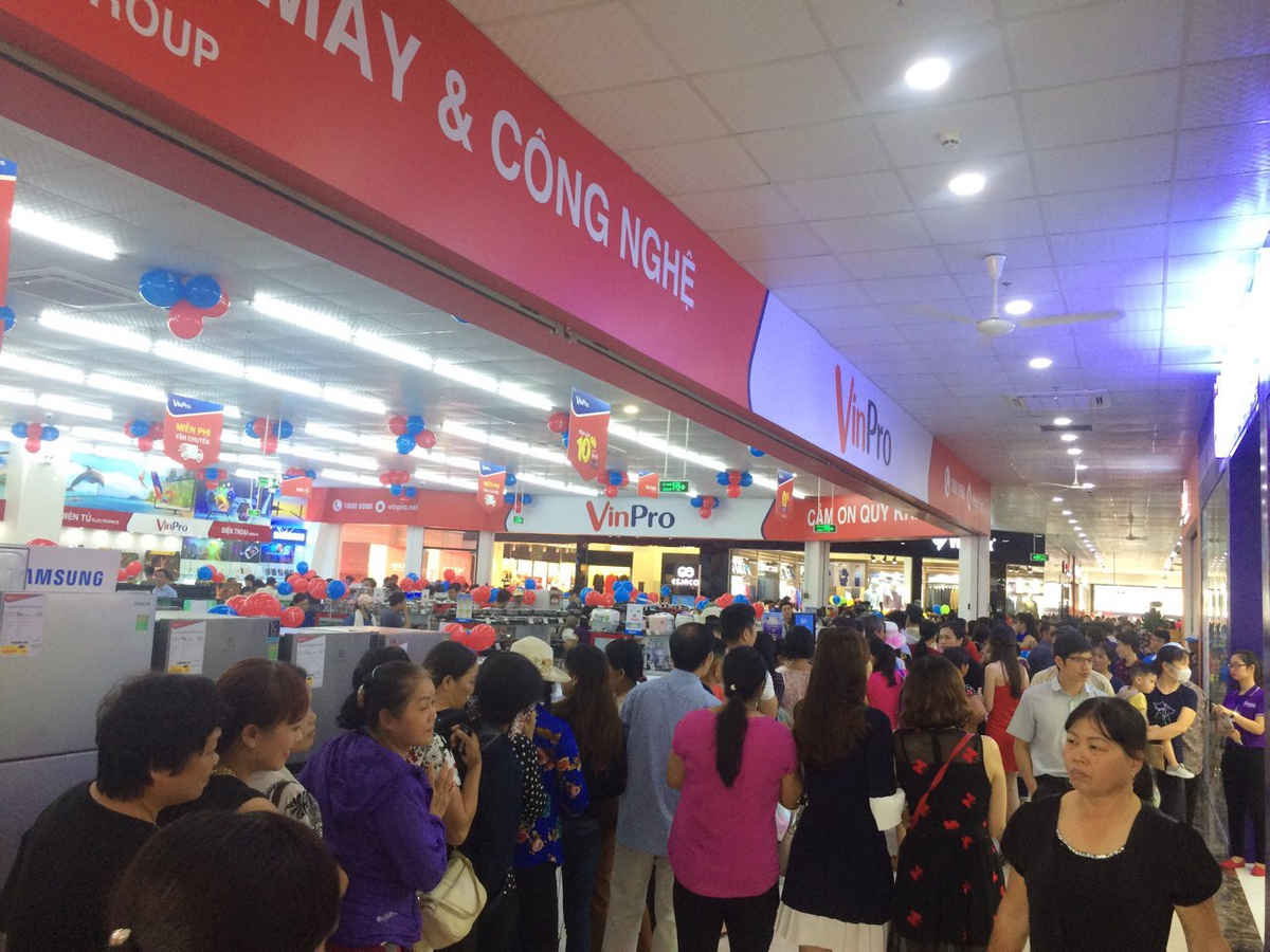Hàng loạt chương trình khuyến mại trong ngày khai trương 