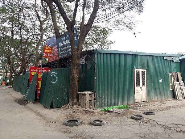 Tiệm sửa xe vẫn ngang nhiên tồn tại trên đất dự án Khách sạn 5 sao và Nhà hát lớn Thăng Long.