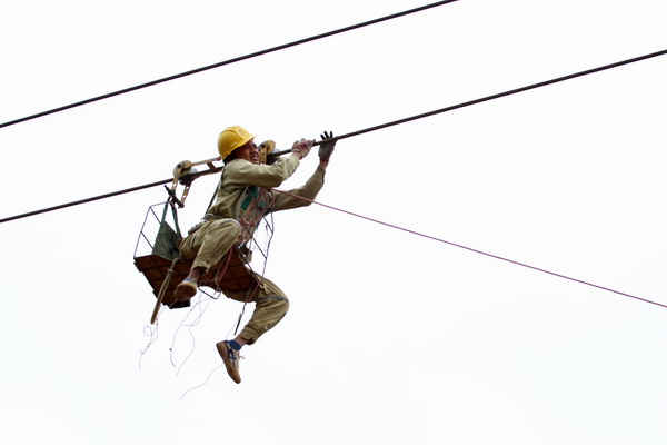 Thi công nặng nhọc và đối diện nhiều rủi ro