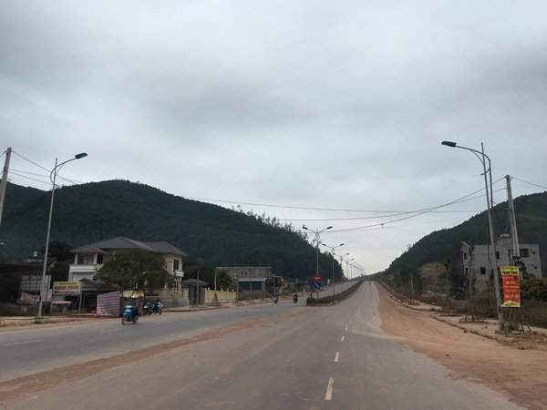 Giá đất thuộc đoạn đường dẫn vào sân bay Vân Đồn 
