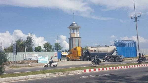 Nhiều dự án đầu tư xây dựng bị Thanh tra Chính phủ kết luật có sai phạm, buộc khắc phục, nộp tiền lại cho ngân sách từ 2013, đến nay vẫn chưa thực hiện, nhưng vẫn xây dựng. Ảnh: THANH HẢI