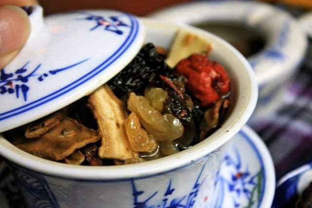 Thưởng thức trà Cung Đình Huế