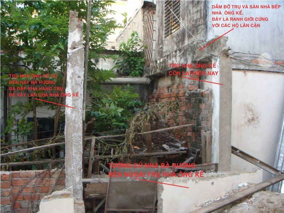 Hiện nay, còn 1 trụ cuối nhà ông Kế đỡ dầm chạy dọc nhà ông Kế. Hình chụp hiện trạng cho thấy tường bà Hương ở ngoài nhà ông Kế, nhưng khi xây mới nhà, bà Hương đã đập bỏ hàng trụ nhà ông Kế để lấn qua đất nhà ông Kế