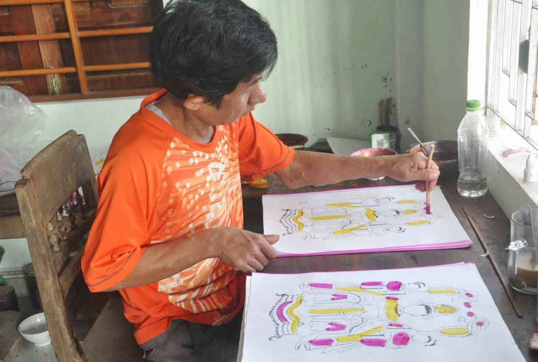Để bức tranh có có hồn thì người nghệ nhân phải toàn tâm, toàn ý trong lúc vẽ