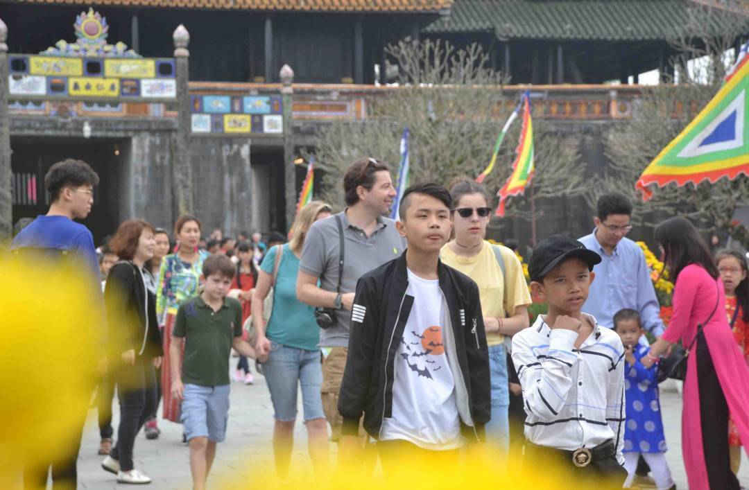 Người dân tham quan Đại nội Huế trong những ngày Tết Mậu Tuất