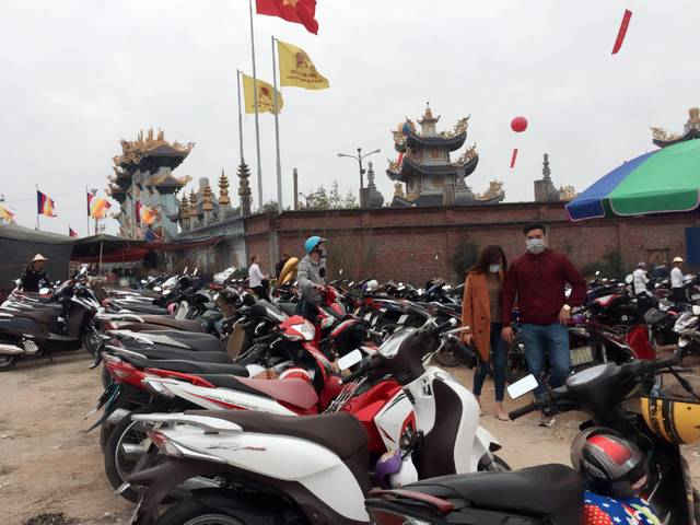 di chua dau nam canh canh noi lo gui xe bi chat chem 25 4434