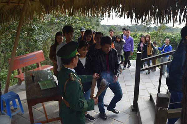 Trong dịp Tết nguyên đán, đã có gần 47.000 người đến viếng mộ Đại tướng