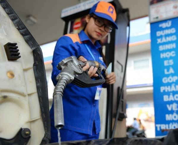 Bộ Tài chính đề xuất tăng thuế xăng kịch khung lên 4.000 đồng/lít