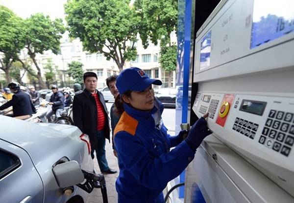 Đề xuất tăng thuế BVMT với xăng lên kịch khung, chuyên gia nói gì?