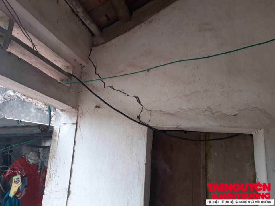 Nhà dân nứt toác, nguy cơ đổ sập vì thi công dự án trạm bơm Nghi Xuyên.