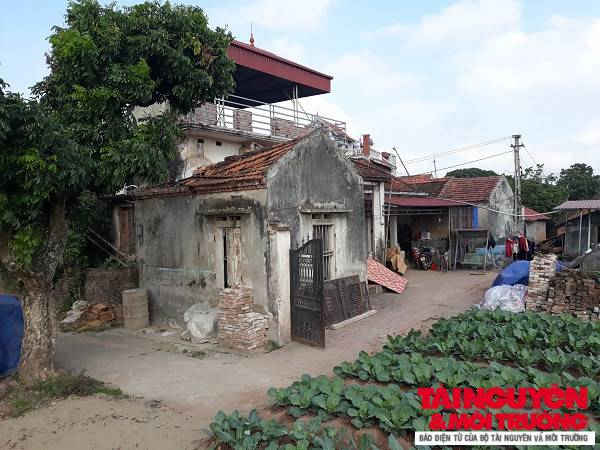 Nhà dân nứt toác, nguy cơ đổ sập vì thi công dự án trạm bơm Nghi Xuyên.
