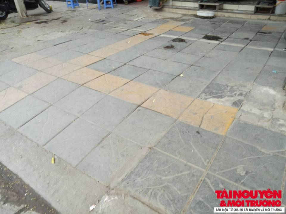 Hà Nội: Lùm xùm sai phạm lát đát vỉa hè, Giám đốc BQL dự án vẫn được ''thăng chức''