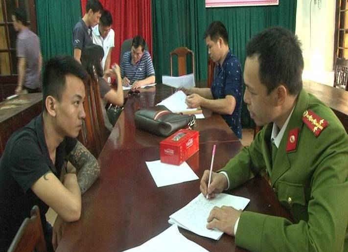 Đối tượng Bảo ra đầu thú trước cơ quan công an