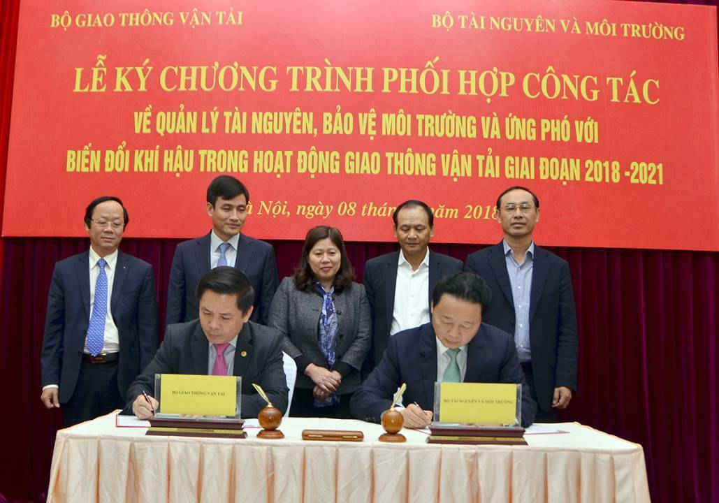 0803 Ký kết 2 bộ 1