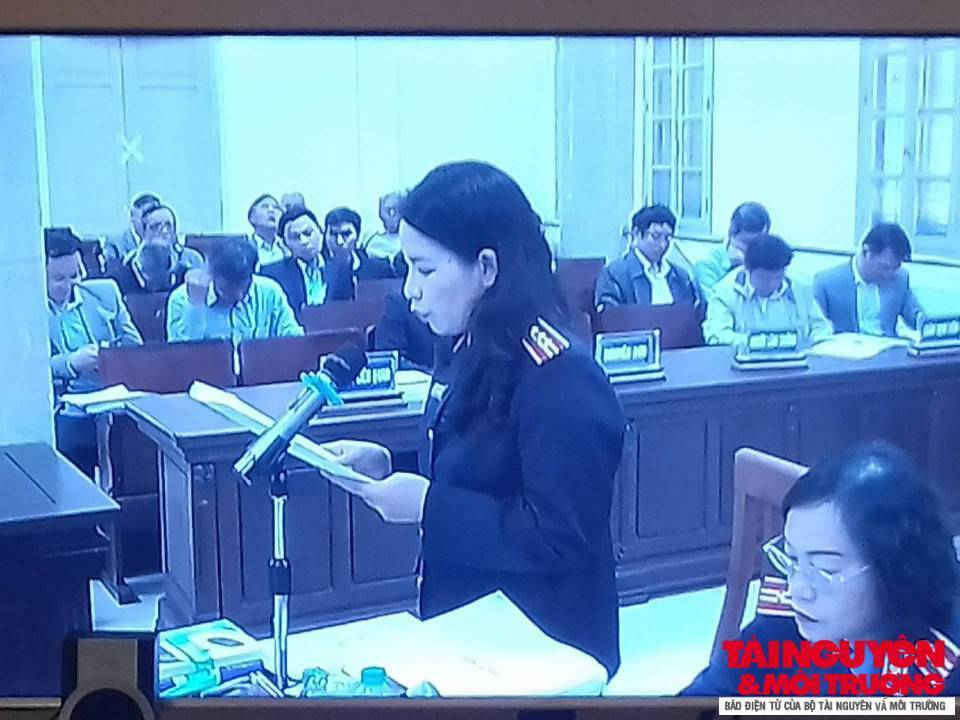 Đại diện Viện kiểm sát nhân dân TP. Hà Nội giữ quyền công tố tại tòa.