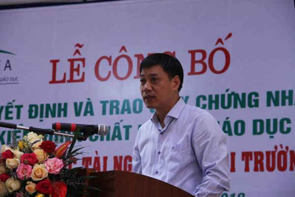 6-Công bố Quyết định và trao Giấy chứng nhận kiểm định chất lượng giáo dục cho Trường Đại học TN&MT Hà Nội