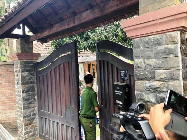 Công an khám nhà ông Trần Văn Minh