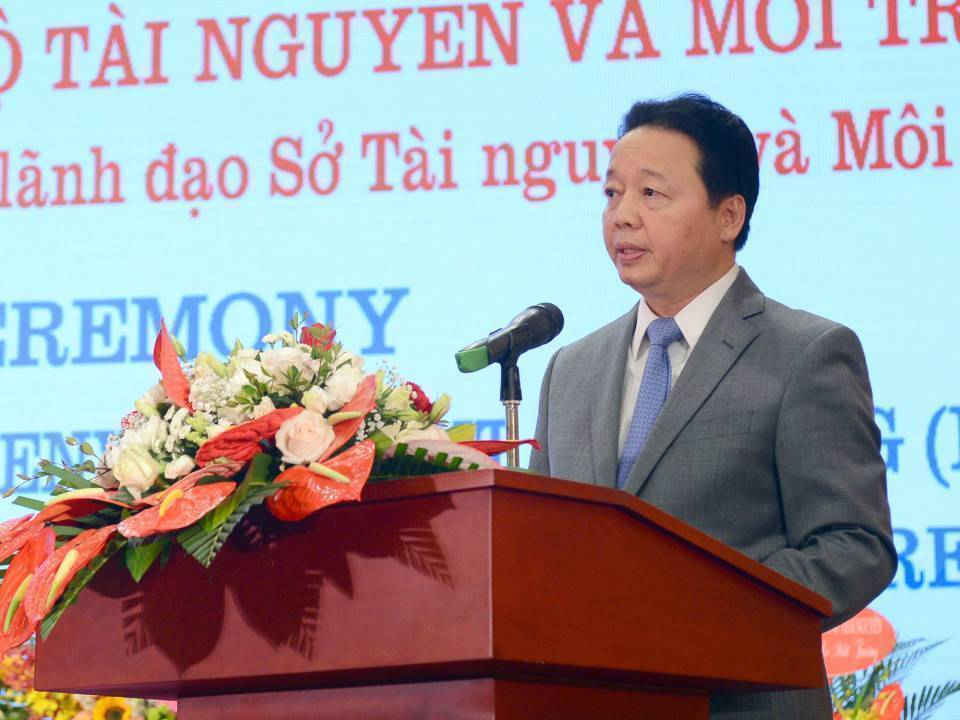 2304 Bộ trưởng phát biểu