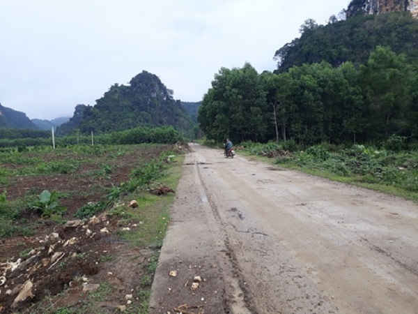 Bãi rác quy hoạch mới thi công đã 7 năm nhưng chỉ xong con đường bê tông và đường dây điện