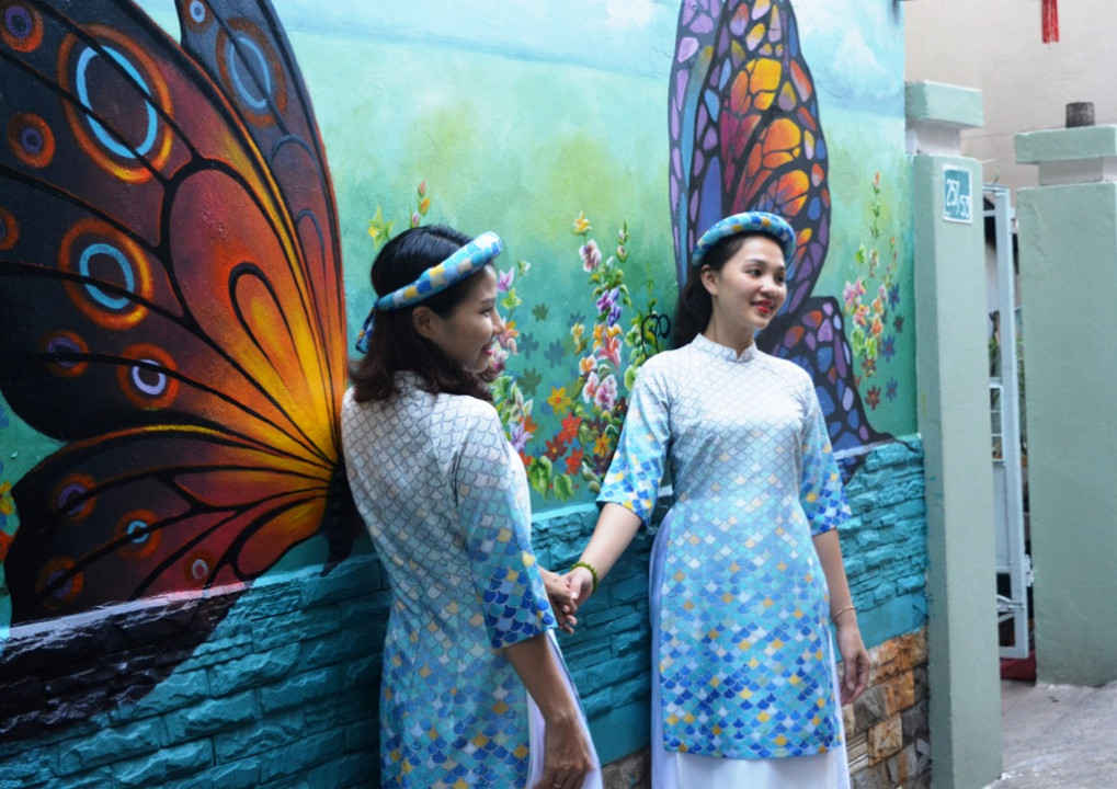 2. Làng bích họa thu hút nhiều bạn trẻ trong và ngoài nước đến tham quan và chụp ảnh...