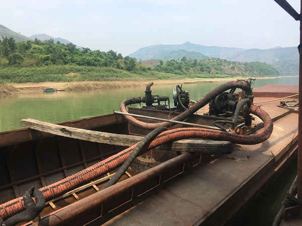 Tại thời điểm kiểm tra, các tàu hút cát không có hoạt động khai thác, không có chủ tàu.