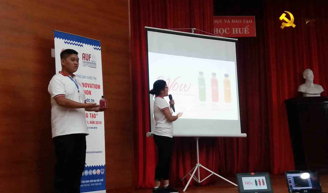 Các nhóm thuyết trình các dự án khởi nghiệp