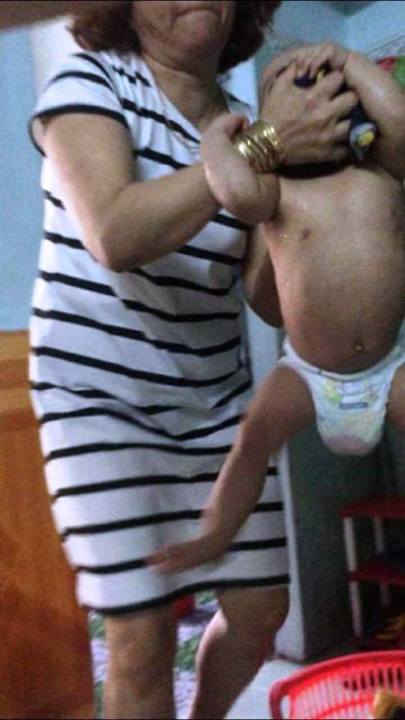 Hình ảnh bạo hành được đăng tải trên mạng gây phẫn nộ