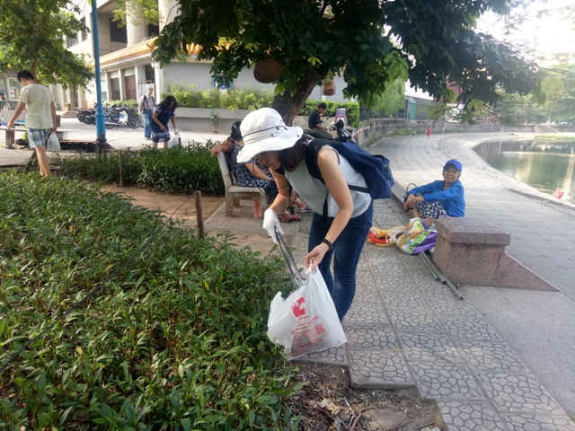 Phong trào tình nguyện vì môi trường này thu hút cả những vị khách đến từ các nước Nhật Bản, Hàn Quốc, Hoa Kỳ...