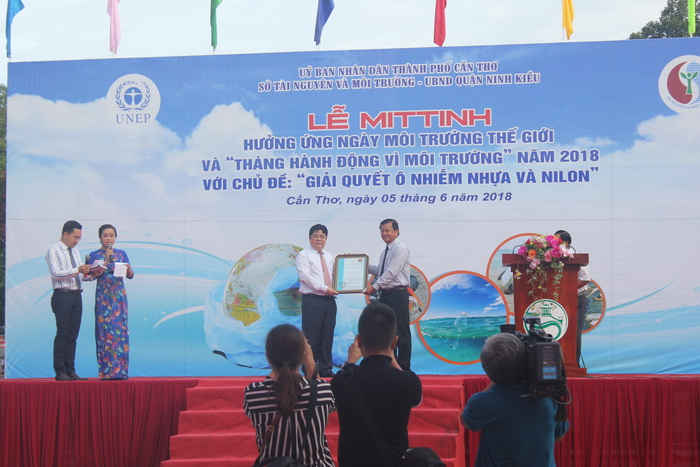 Anh 2 Cong bo Chung nhan